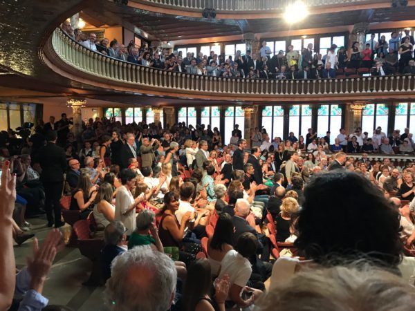 Los premiados a las Creus de Sant Jordi 2018 acceden al Palau de la Música